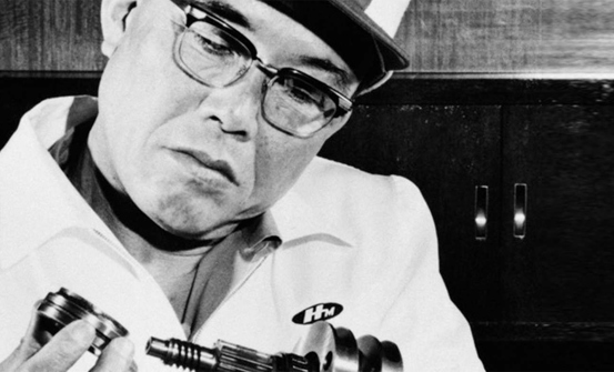 „NETURĖDAMAS SVAJONIŲ, NIEKO NEPASIEKSI.“